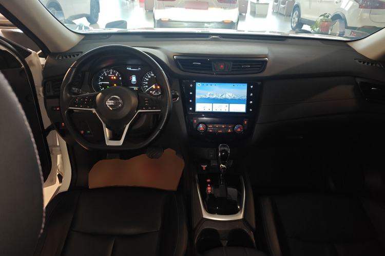 Used Nissan X-Trail 2023 Classic 2.0L Two-Wheel Drive Smart Connect Premium Edition