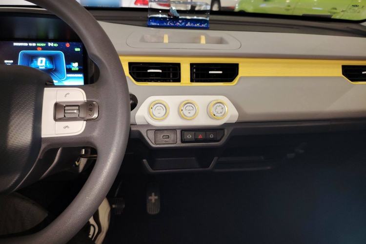 Used Chery New Energy QQ Ice Cream 2022 170km Sundae Phosphate Lithium-Ion