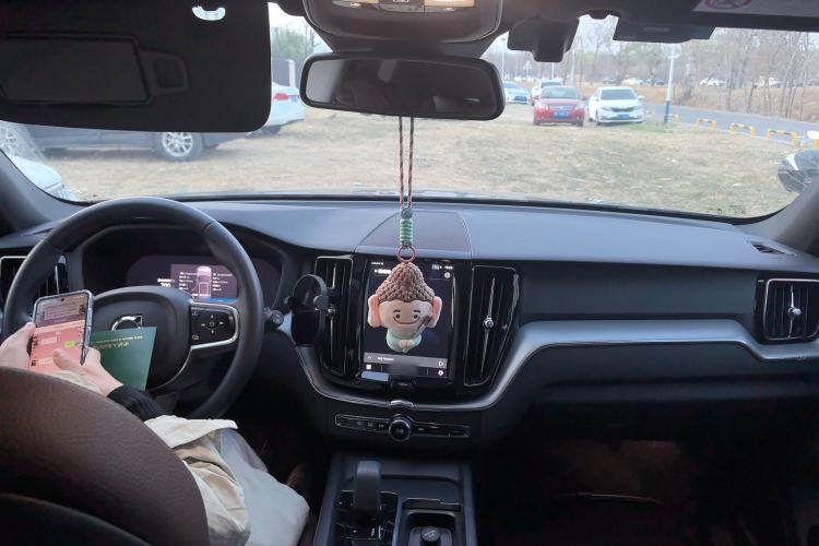 Used Volvo XC60 2022 B5 4x4 Zhiyi Luxury Edition Center Console