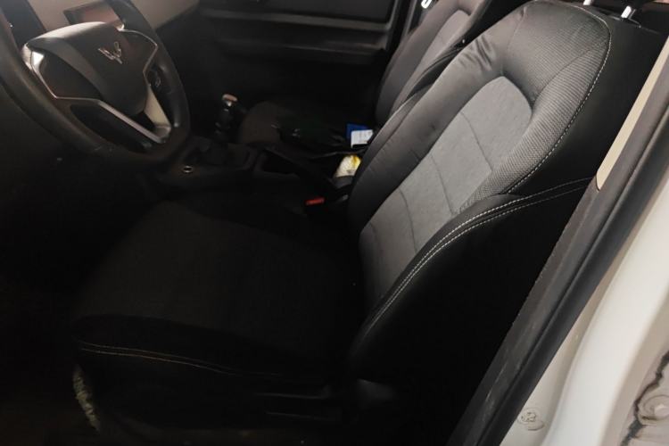 Used Wuling Hongguang PLUS 2019 1.5T Manual Comfort Version 7 Seats Left Front Seat