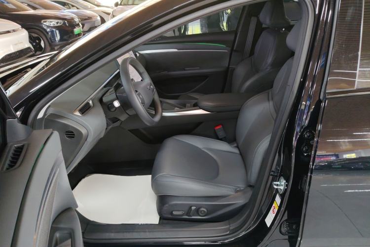 Used XPeng MONA M03 2025 600 with Ultra-Long Range Max Left Front Seat