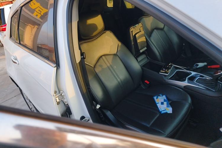 Used Cadillac SRX 2013 3.0L Elite Model Right Front Seat