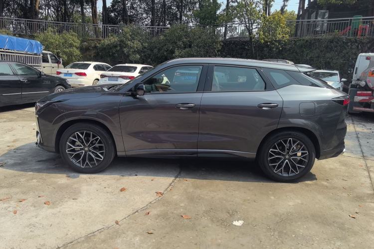 Used CHANGAN UNI-Z 2025 1.5T Premium Edition Exterior 2