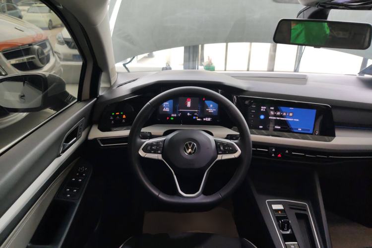 Used Volkswagen Golf 2023 Facelift 280TSI DSG Pro
