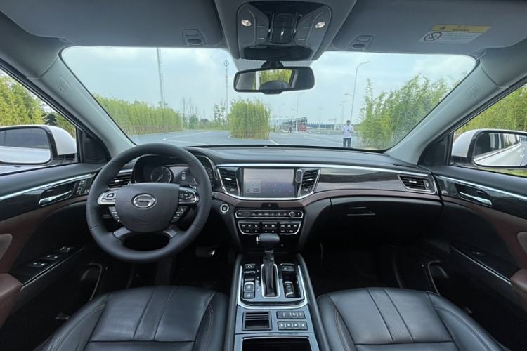 Used GAC Trumpchi GS8 2017 320T Two-Wheel Drive Luxury Smart Connectivity Version (7 Seats)