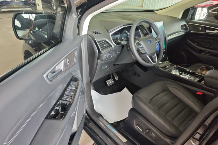 Used Ford Edge 2020 EcoBoost 245 Two-Wheel Drive Titanium 7-Seater
