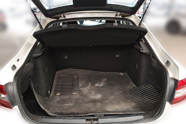 Used Skoda Octavia 2018 1.6L Automatic Luxury Edition Trunk