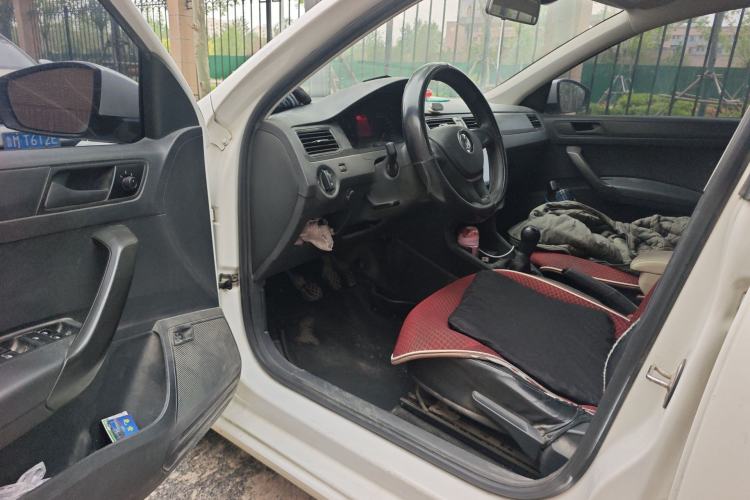 Used Volkswagen Santana 2016 1.6L Manual Fashion Edition
