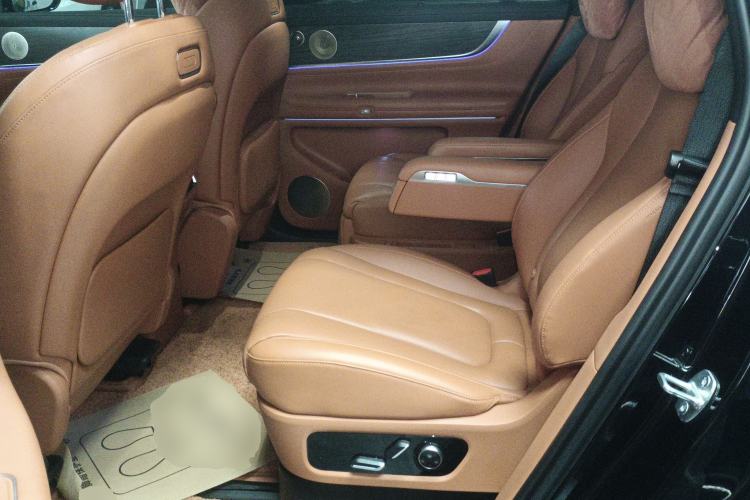 Used Hima AITO M9 2024 Range-Extended Ultra Version 42 kWh 6-Seater Model Left Rear Seat