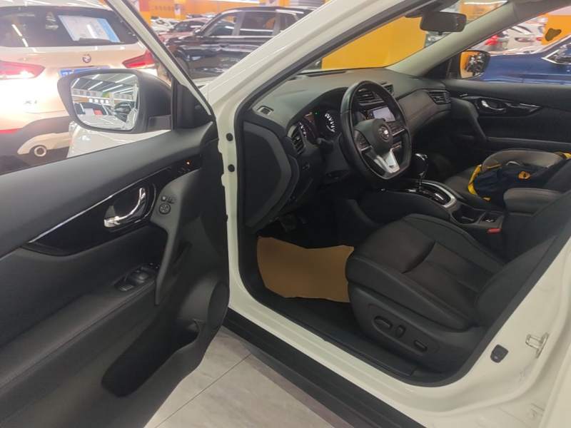Used Nissan X-Trail 2022 2.0L Two-Wheel Drive Smart Connect Premium Edition — 15