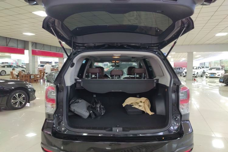 Used Subaru Forester 2016 2.5i Prestige Navigation Edition Trunk