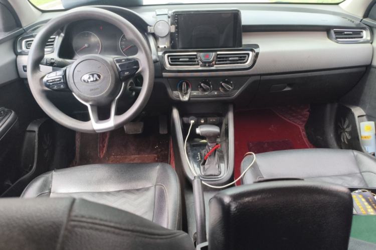 Used Kia Forte 2018 1.6L Automatic Smart Center Console