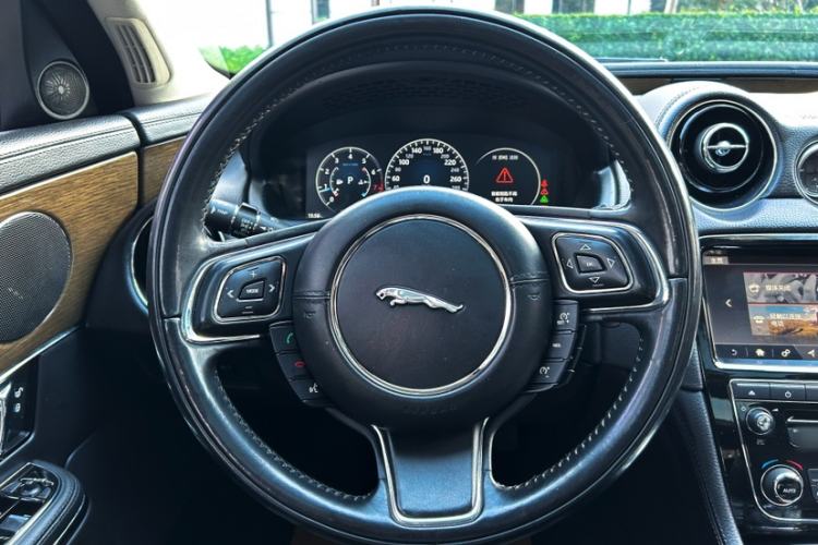 Used Jaguar XJ 2018 XJL 3.0 SC Two-Wheel-Drive Elegant Business Edition
