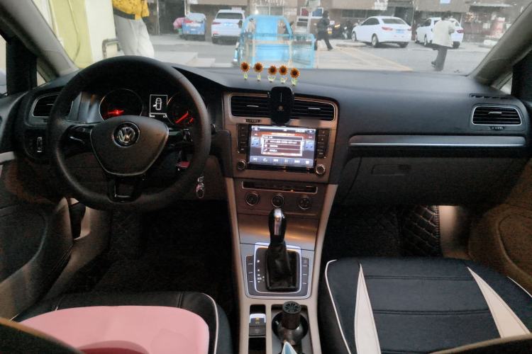 Used Volkswagen Golf 2015 1.6L Automatic Comfort Model
