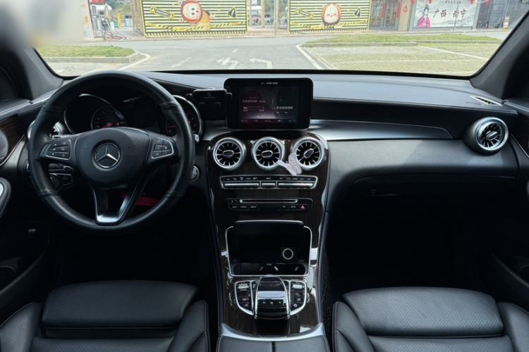 Used Mercedes-Benz GLC 2017 GLC 260 4MATIC Luxury Model
