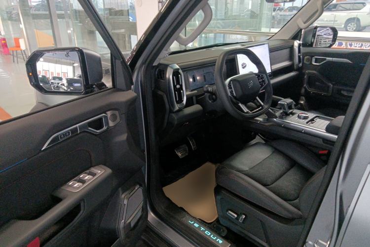 Used JETOUR Traveler 2023 2.0T All-Wheel-Drive CrossPRO Driver Seat