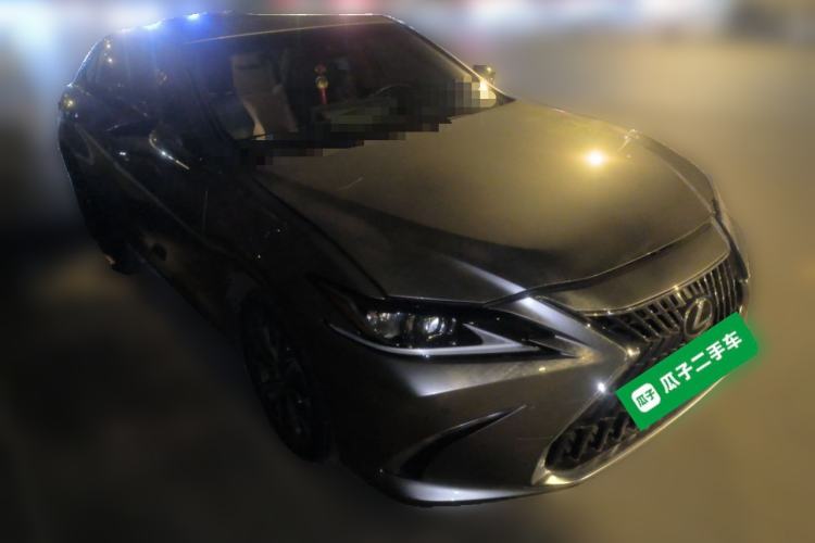 Used Lexus ES 2024 200 Premium Edition Front Right 45 Deg