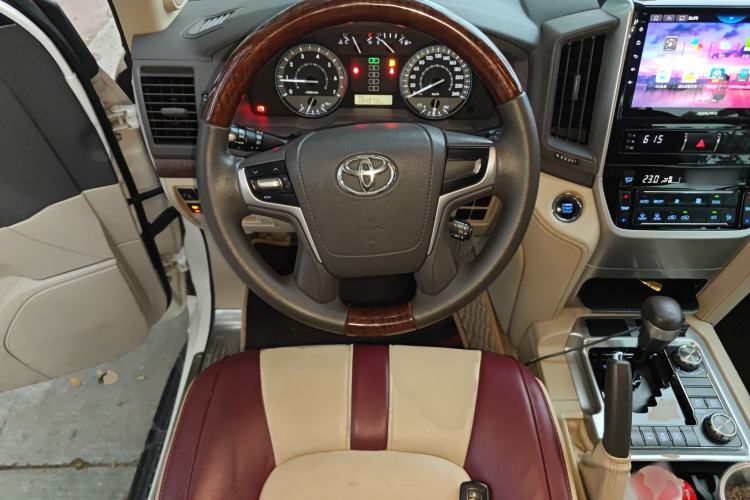 Used Toyota Land Cruiser 