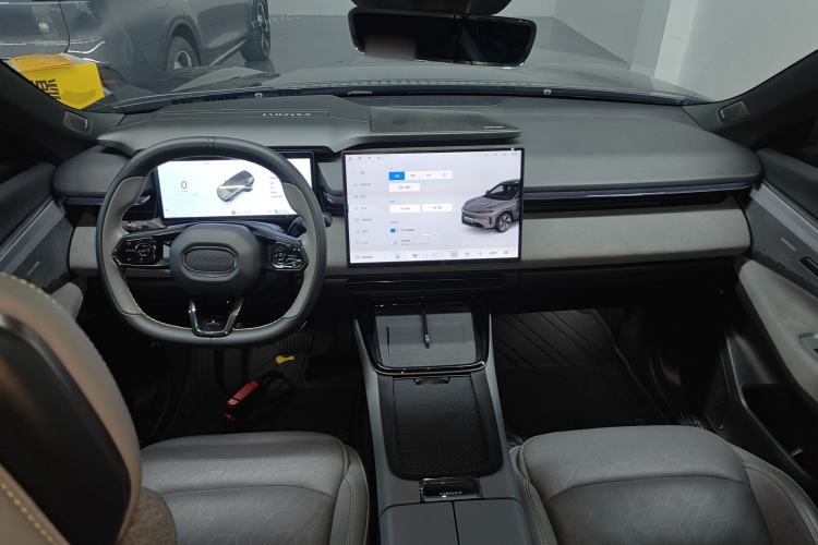 Used Lynk & Co 08 EM-P 2023 120km Long-Range Pro
