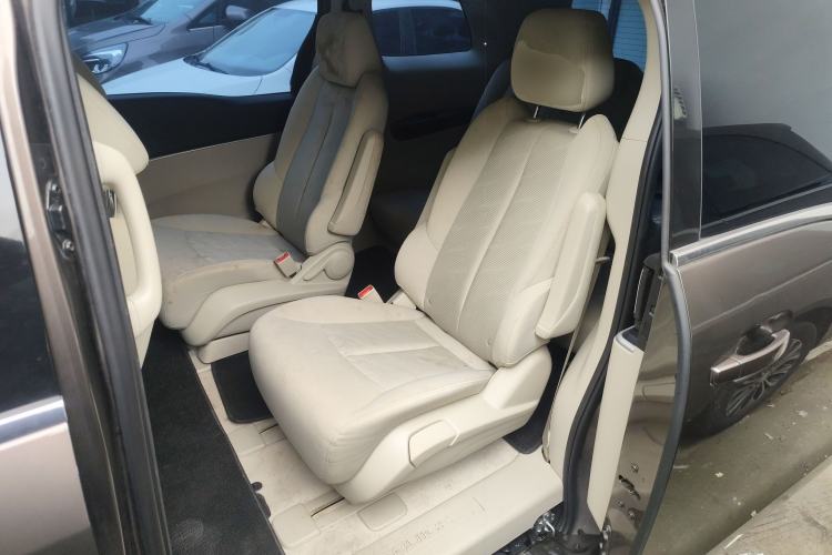 Used Buick GL8 2023 Land Executive Class Comfort Model