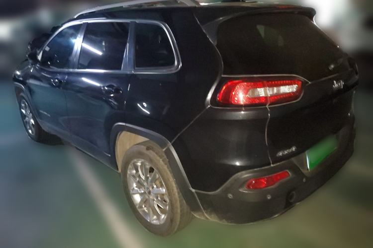 Used Jeep Cherokee 2014 2.4L Luxury Edition Rear Left 45 Deg