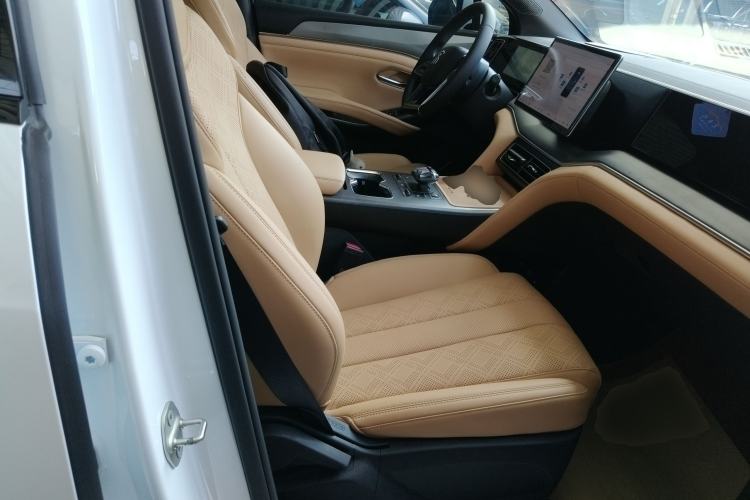 Used BYD Song L DM-i 2024 112 km Leading Edition
