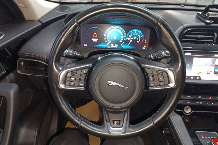 Used Jaguar F-PACE 2016 2.0T Two-Wheel-Drive R-Sport Sport Edition
