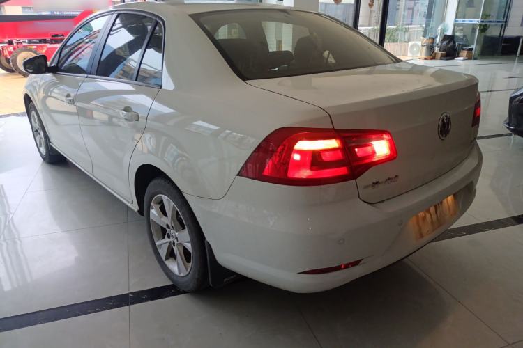 Used Volkswagen Bora 2015 Value Edition 1.6L Manual Fashionable Style
