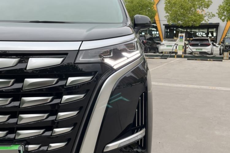 Used Denza D9 2022 DM-i 970 Four-Wheel Drive Flagship Model Exterior 4