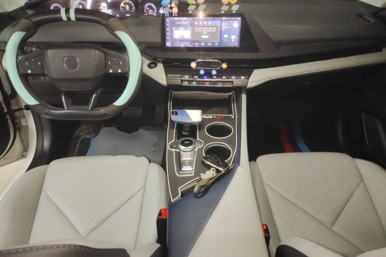 Used Changan UNI-V iDD 2023 ZhiDian iDD 1.5T 113km Smart & Fun Version