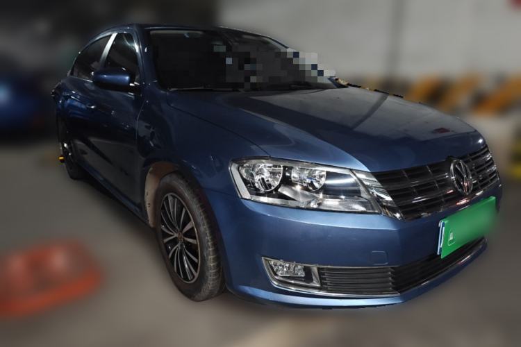 Used Volkswagen Lavida 2013 1.6L Automatic Luxury Edition Front Right 45 Deg