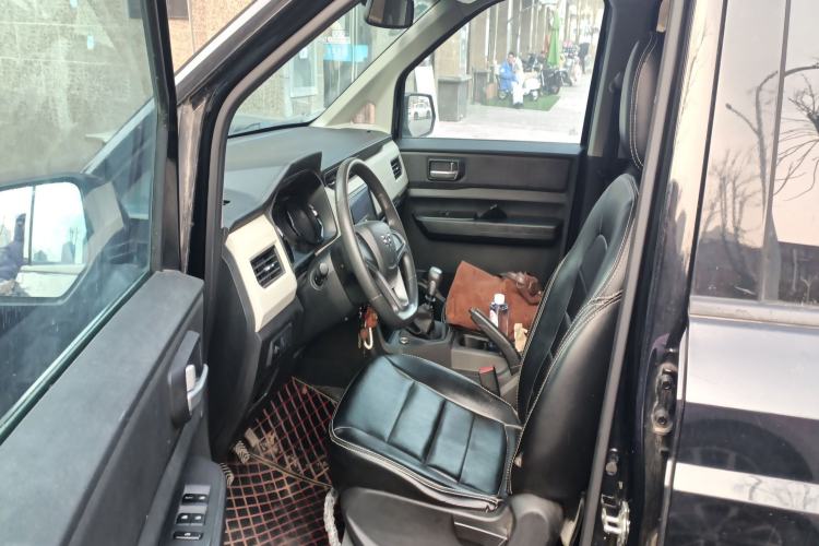 Used Wuling Hongguang PLUS 2019 1.5T Manual Comfort Version 7 Seats Driver Seat