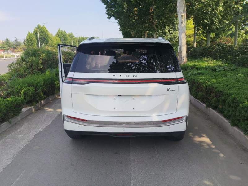 Used AION Y 2023 Younger — 5