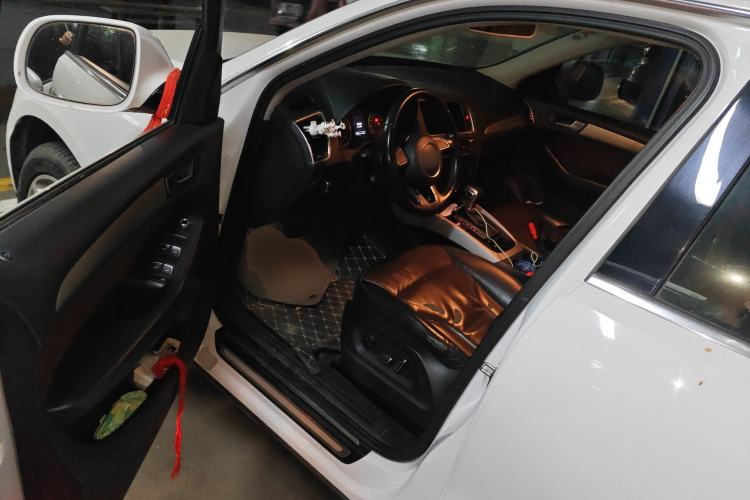 Used Audi Q5 2017 40 TFSI Ambition Edition Driver Seat