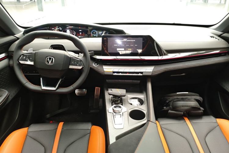 Used Changan UNI-V 2025 1.5T 500Bar Prestige Sporty Version
