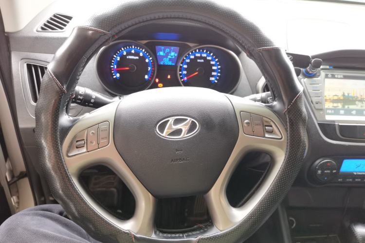 Used Hyundai ix35 2013 2.0L Automatic Two-Wheel Drive Smart GLS China IV Standard
