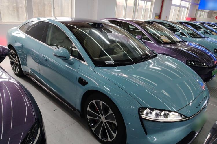 Used Hima Luxeed S7 2024 Ultra Four-Wheel Drive Flagship Edition Front Right 45 Deg