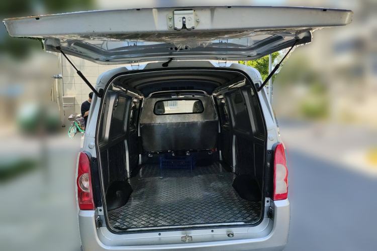 Used Wuling Rongguang EV 2022 Basic Model Enclosed-Window Vehicle with 2 Seats Equipped with Penghui Battery
