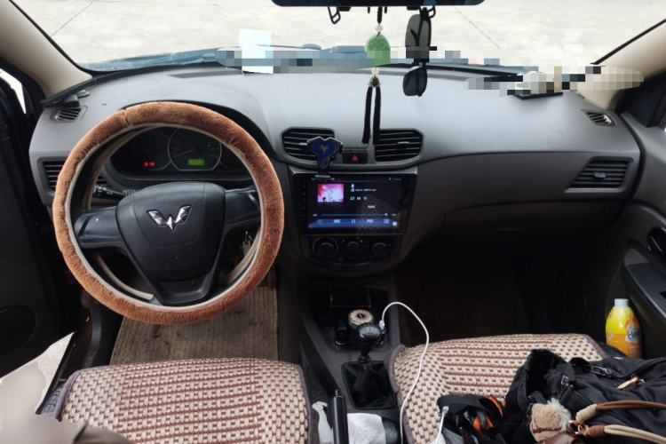 Used Wuling Hongguang 2015 1.2L S Base Model China V Standard Center Console
