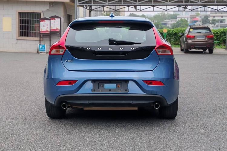 Used Volvo V40 2015 1.6T Zhiya Edition
