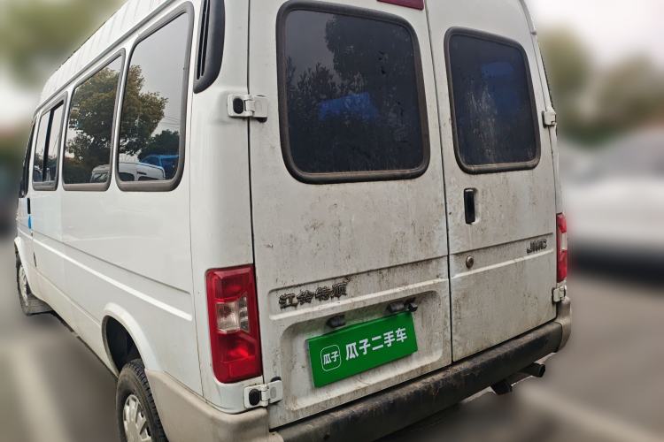 Used JMC Transit 2019 2.8T Commercial Version Long Wheelbase Mid-Roof 6-Seater Rear Single Tire China VI Emission Standard – JX493
