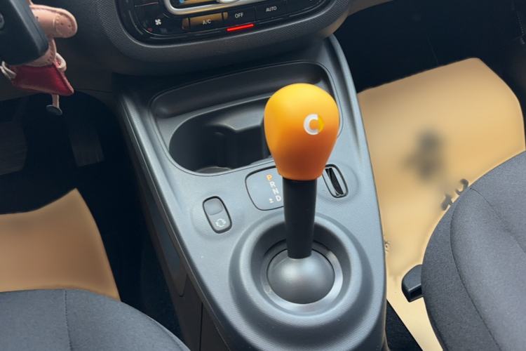 Used smart forfour 2018 1.0L 52 kW Dynamic Edition Gear Lever