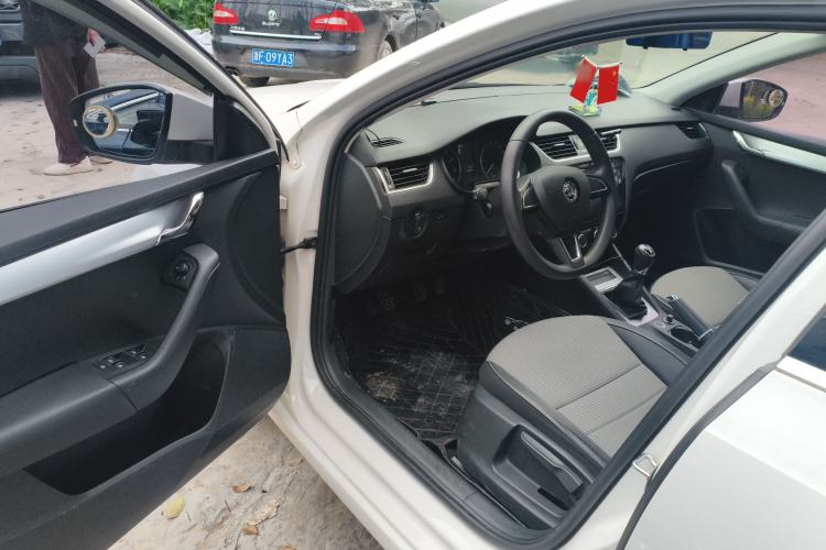 Used Skoda Octavia 2017 1.6L Manual Trend Edition
