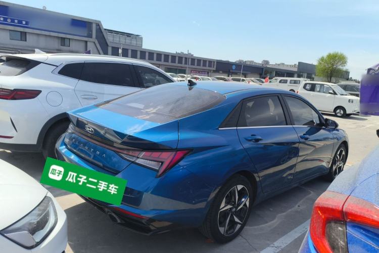 Used Hyundai Elantra 2021 1.5L CVT LUX Prestige Edition Rear Right 45 Deg