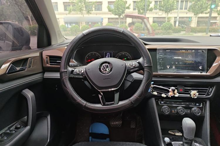 Used Volkswagen Tharu 2020 280TSI Two-Wheel Drive Luxury Edition China VI Standard
