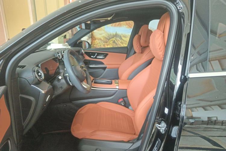 Used Mercedes-Benz GLC 2024 Facelifted GLC 260 L 4MATIC Luxury Version 5 Seats