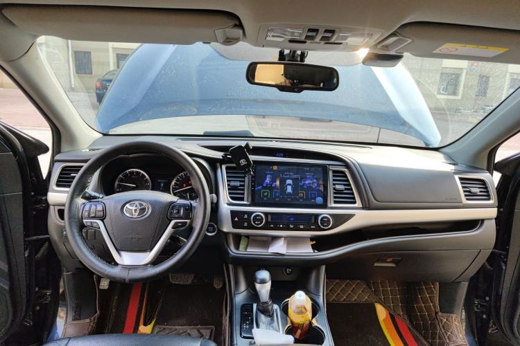 Used Toyota Highlander 2017 2.0T Two-Wheel Drive Luxury Edition 7 Seats