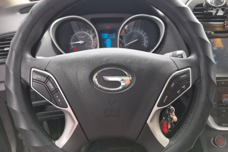 Used GAC Trumpchi GS5 2014 2.0L Automatic Two-Wheel Drive Deluxe Edition Steering Wheel