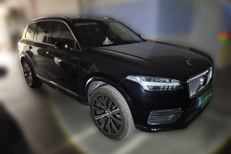 Used Volvo XC90 2020 T5 SmartDrive Luxury 7-Seater Front Right 45 Deg