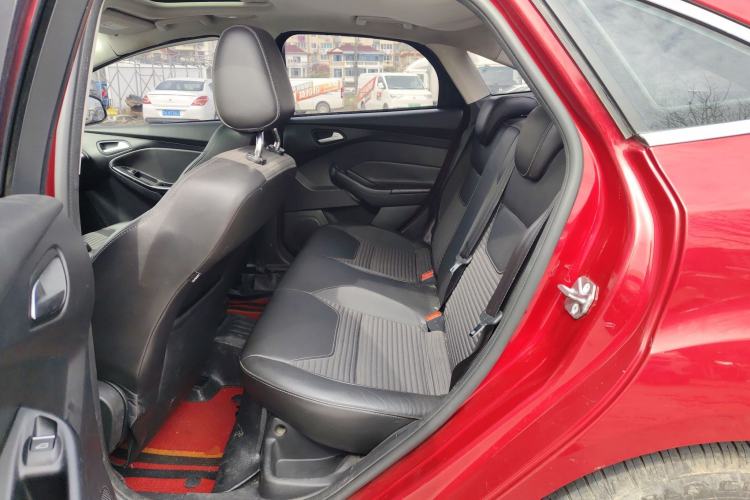 Used Ford Focus 2015 Sedan EcoBoost 125 Manual – Ultra-Style Edition
